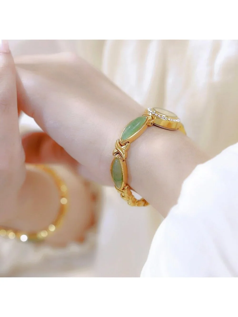 Women's Green Gold-Tone Bracelet Small Oval Face Vintage Dress Wrist Watches